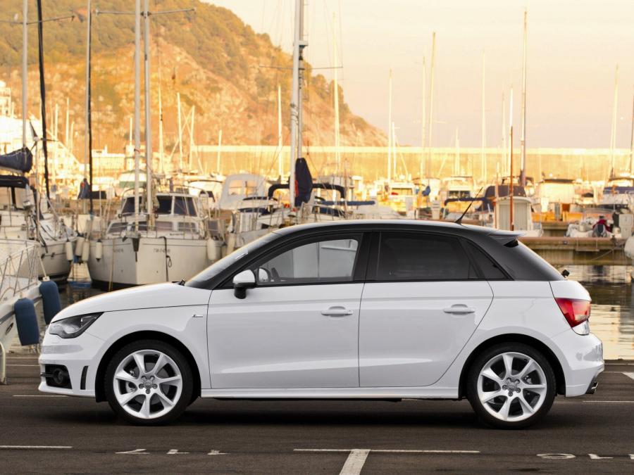  Audi A1 Sportback TDI S-Line (8X) 2012 года  (фото 8 из 19)